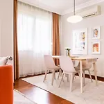 Spacious Flat 3 Min To Coast And Bagdat Avenue