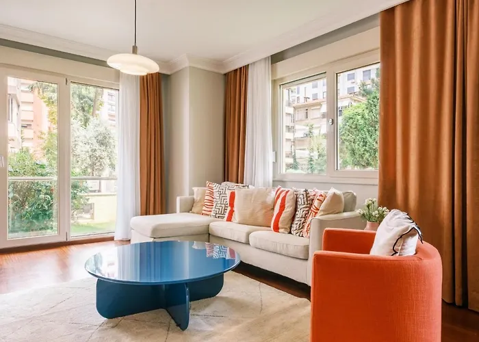 Spacious Flat 3 Min To Coast And Bagdat Avenue
