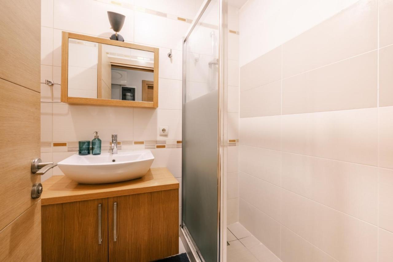 Daire Spacious Flat 3 Min To Coast And Bagdat Avenue